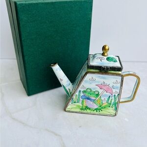 Kelvin Chen Hand-Painted Frog Teapot — frog with umbrella green miniature Teapot